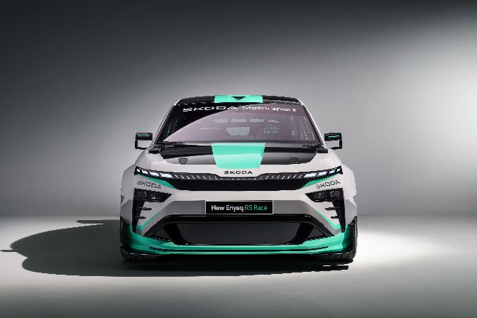 Az%20%FAj%20Enyaq%20RS%20Race