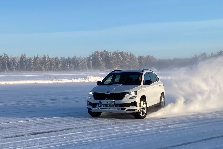 Safe-driving-on-snow-and-ice