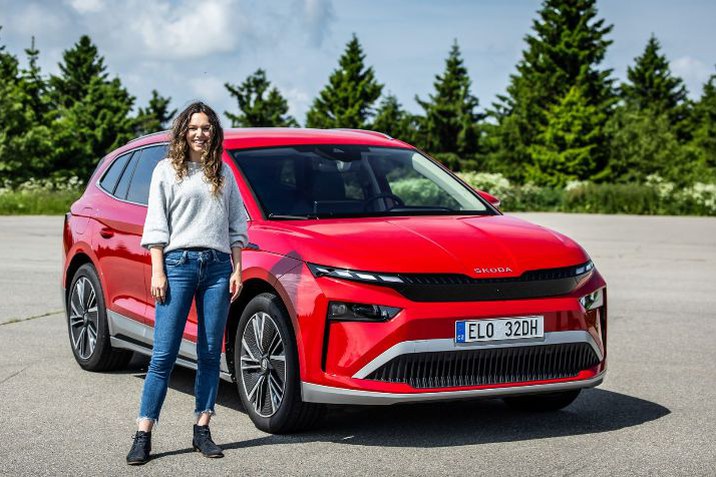 Vajon lenyűgözhet az új, teljesen elektromos Škoda Enyaq mindössze egy perc alatt? Természetesen! 